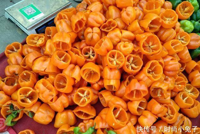 又甜又脆的太空椒,农民切开卖当水果卖,谁管什