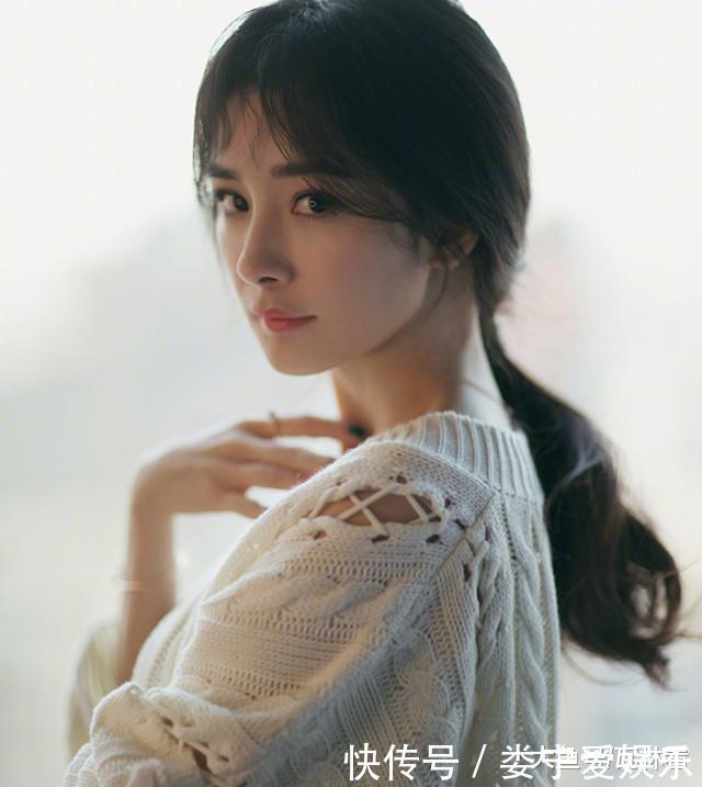 微博粉丝破亿的第一人是谢娜, 紧随杨幂之后, 有