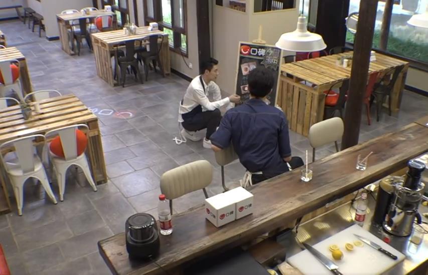 陈立农过家家上瘾,尤长靖被他夸到害羞,王子异