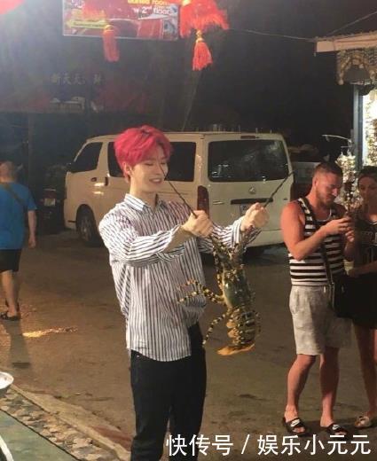 范丞丞参加完节目出现在泰国,红发少年未来会