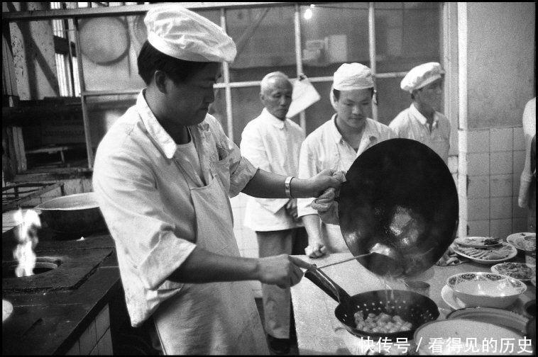 80年代成都的川菜馆子 环境不怎样生意可真好