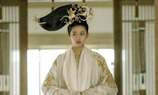 明星的奇葩头饰,杨幂头顶珊瑚,范冰冰的贵重,韩