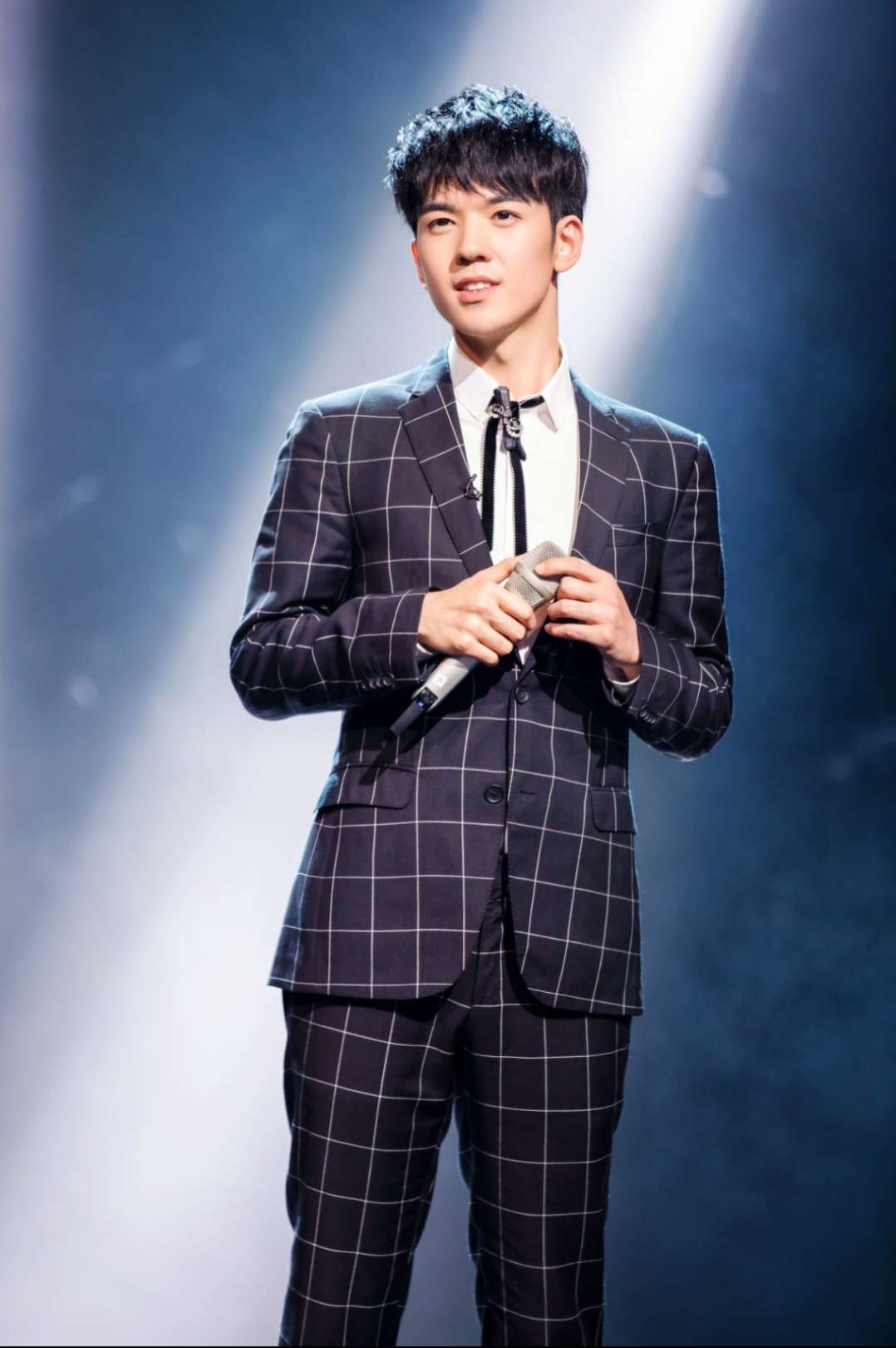 王晰蔡程昱仝卓携手三重唱 年度声乐青春盛典“低中高音”组合被赞完美