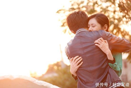 小姨子结婚老婆不让我去随礼，我偷去看清新郎长相后，回家就离婚