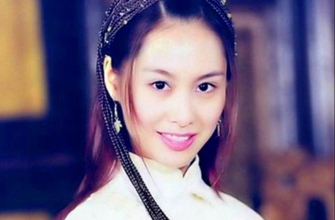 《鹿鼎记》5个版本的阿珂:应采儿尴尬,而她却