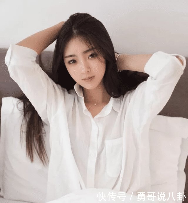 碾压《全球高武》,超越《黄金瞳》,这本小说越