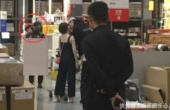 调官宣恋情,两人曾被曝恋爱逛街都自带摆拍团