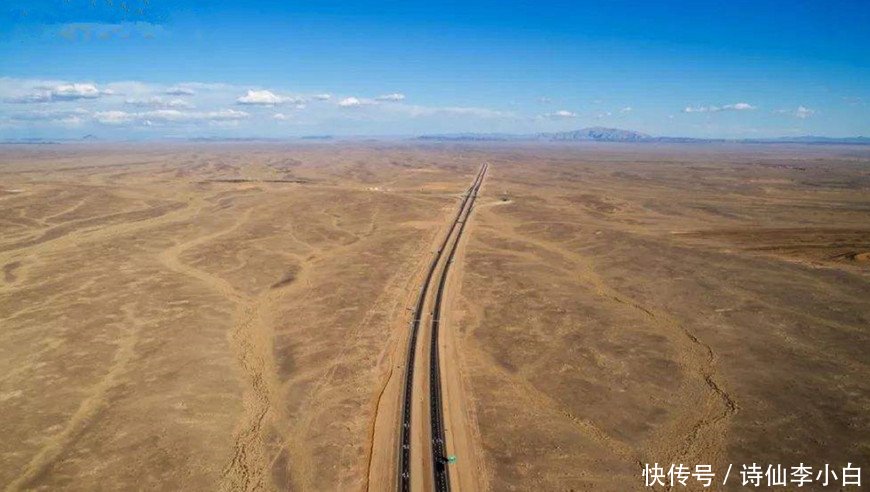 中国最荒凉的高速公路:500公里内人烟稀少,一