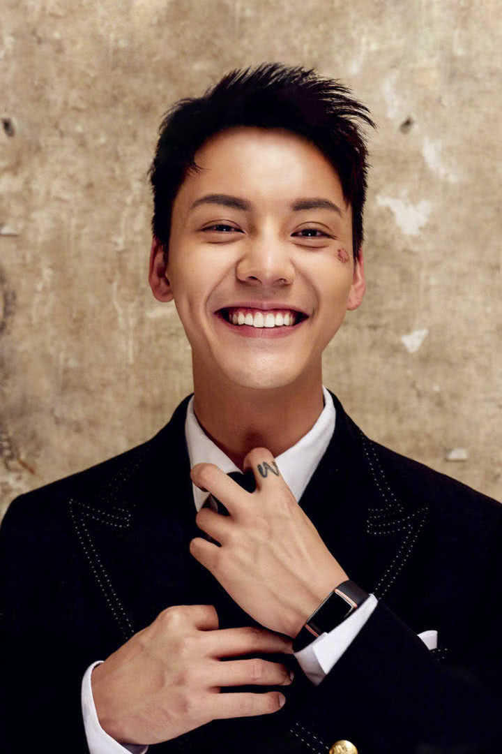 陈伟霆公布恋情?微博发文,网友们都炸了锅了