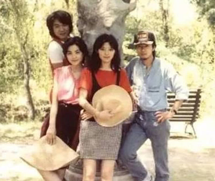 王菲变心后嫁给了窦唯,而他娶了低调女演员,结