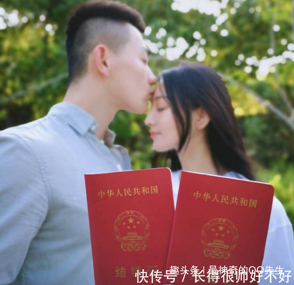赵丽颖冯绍峰结婚,晒结婚证暗藏小心机,两人相
