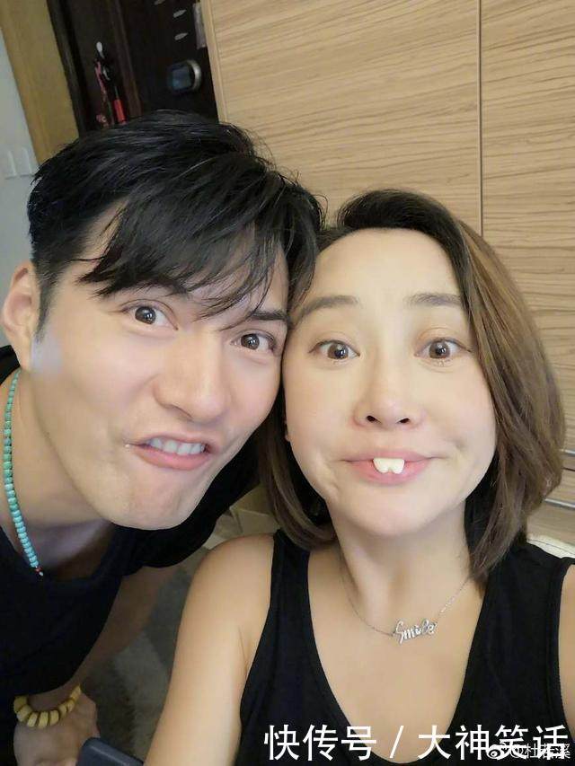 杜若溪怀孕8个月,忙着锻炼减肥,挺大肚做饭,严