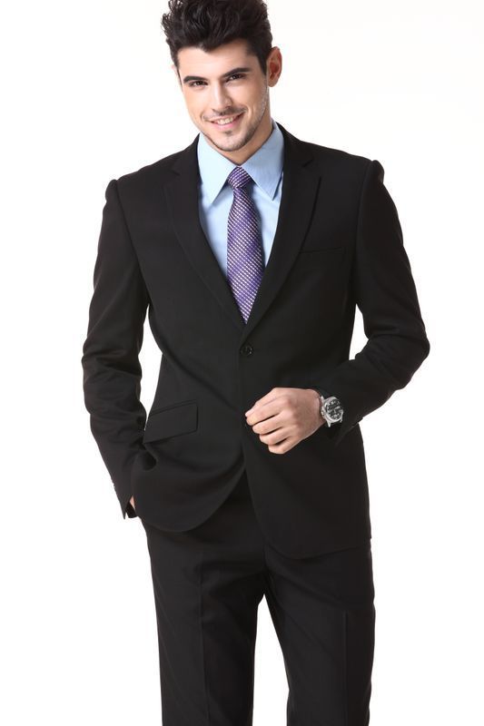 结婚黑色西服,淡蓝色衬衫,应该搭配什么样的领