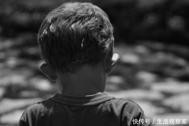 结婚时继父给2万彩礼,婚后买车去取钱,才知自