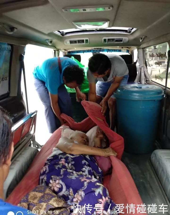 良心何在瓦城不孝子狠心将84岁老母弃在路边