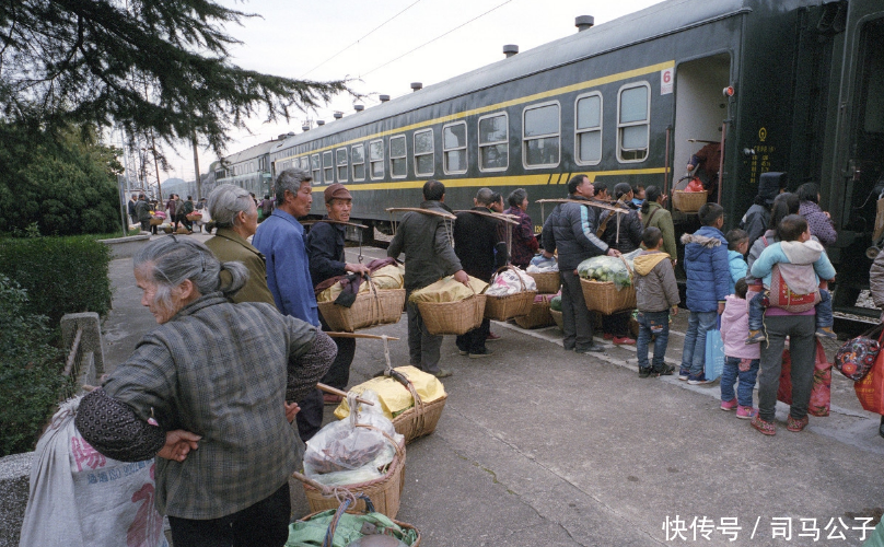 我国最慢的火车:全程353公里,最低票价2元,已经