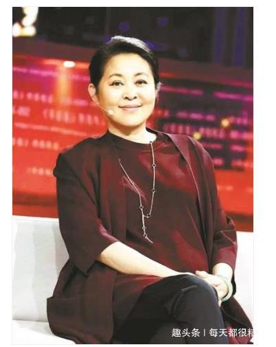 倪萍主持寻亲节目2014 t0181e273a08fd2d826.jpg