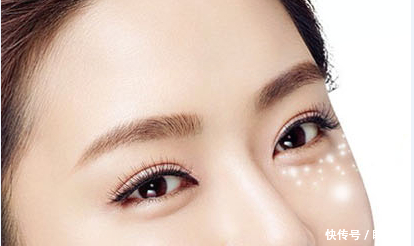 孩子越来越大,你的眼袋越来越重,看她怎么去除眼袋!