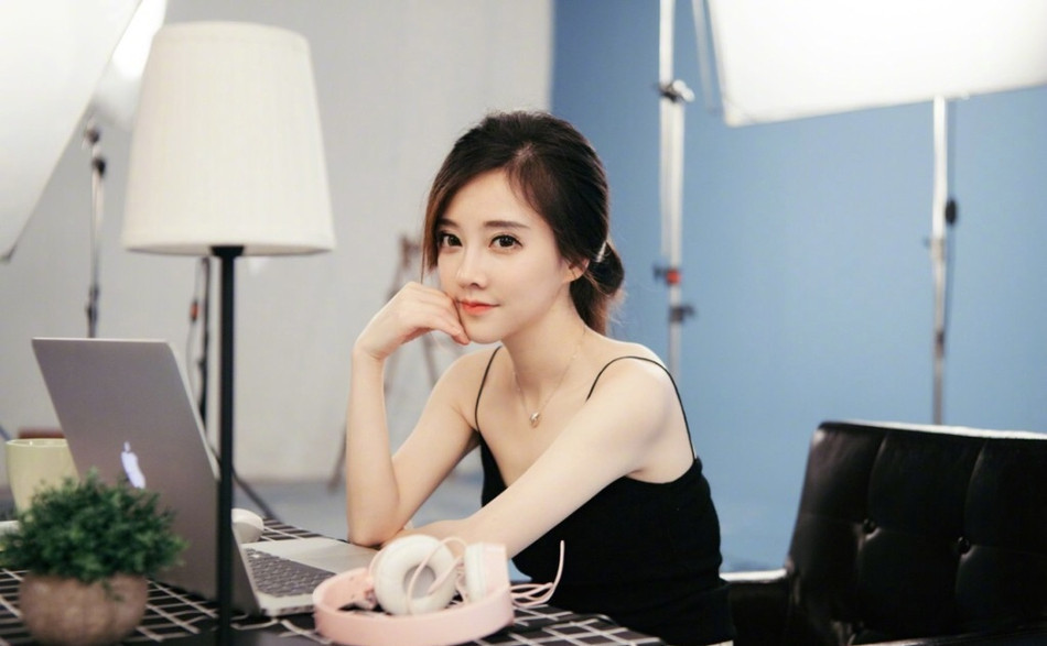 冯提莫性感图片