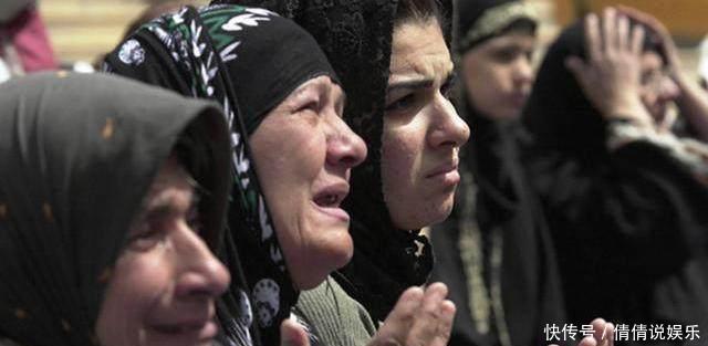 萨达姆在法庭说了两句话,揭露了美军丑闻,法官