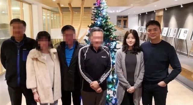 章泽天深夜删微博剪短头发,剩一条表态度不想