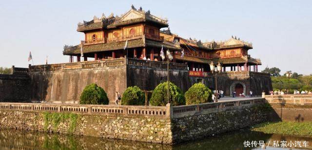 越南竟有一座高仿版故宫?建造参考北京故宫图