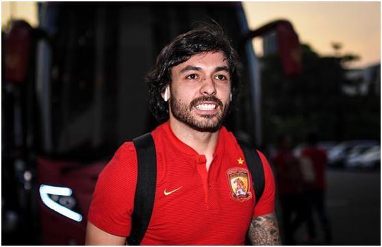 巴甲豪门一份引援名单两中超外援在列,33岁的