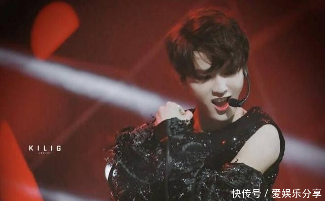 百分九少年粉丝见面会,蔡徐坤被激光笔照射眼