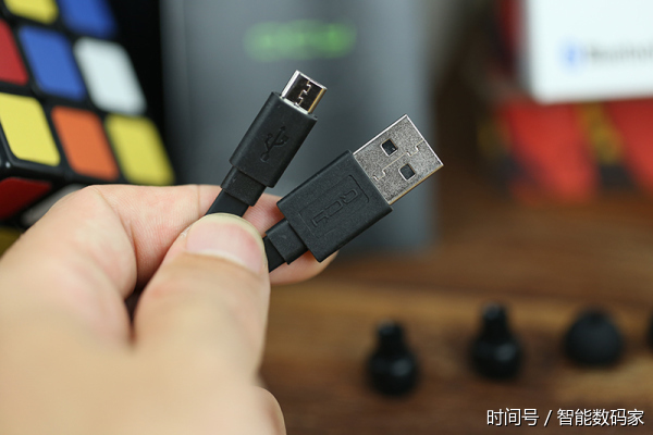 好用的安卓充电线 t018cfcdf9b5f60afc1.jpg?size=600x400