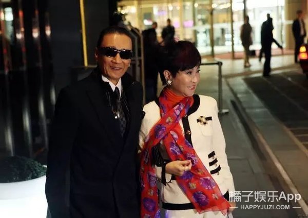82岁谢贤和33岁女友分手，他这么多年情史可比谢霆锋风流