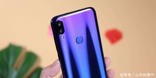 小米又一款失败的手机,售价仅需一千,上市四个