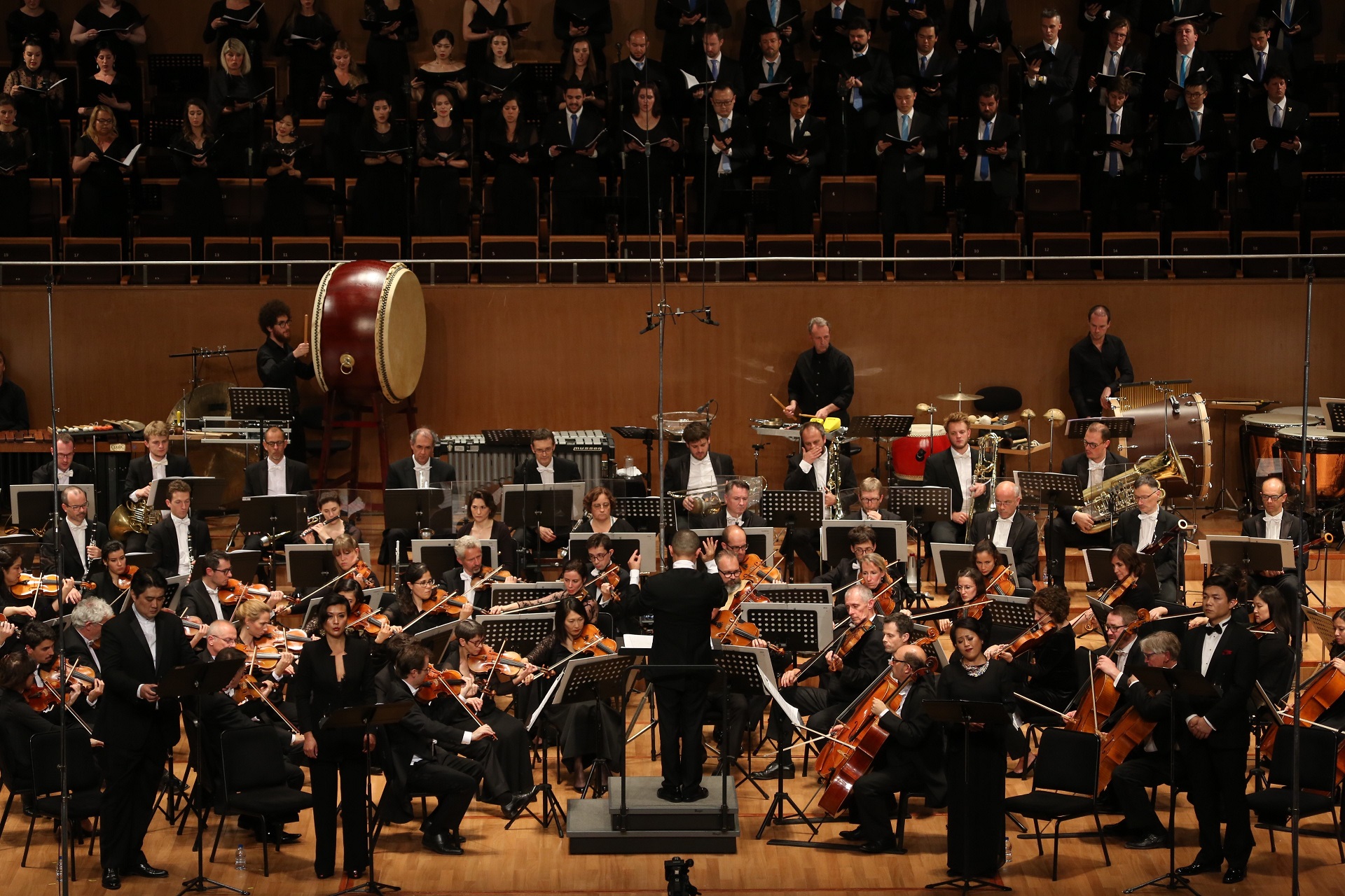 《敦煌·慈悲颂》2019 巡演抵沪 谭盾被授法兰西骑士勋章