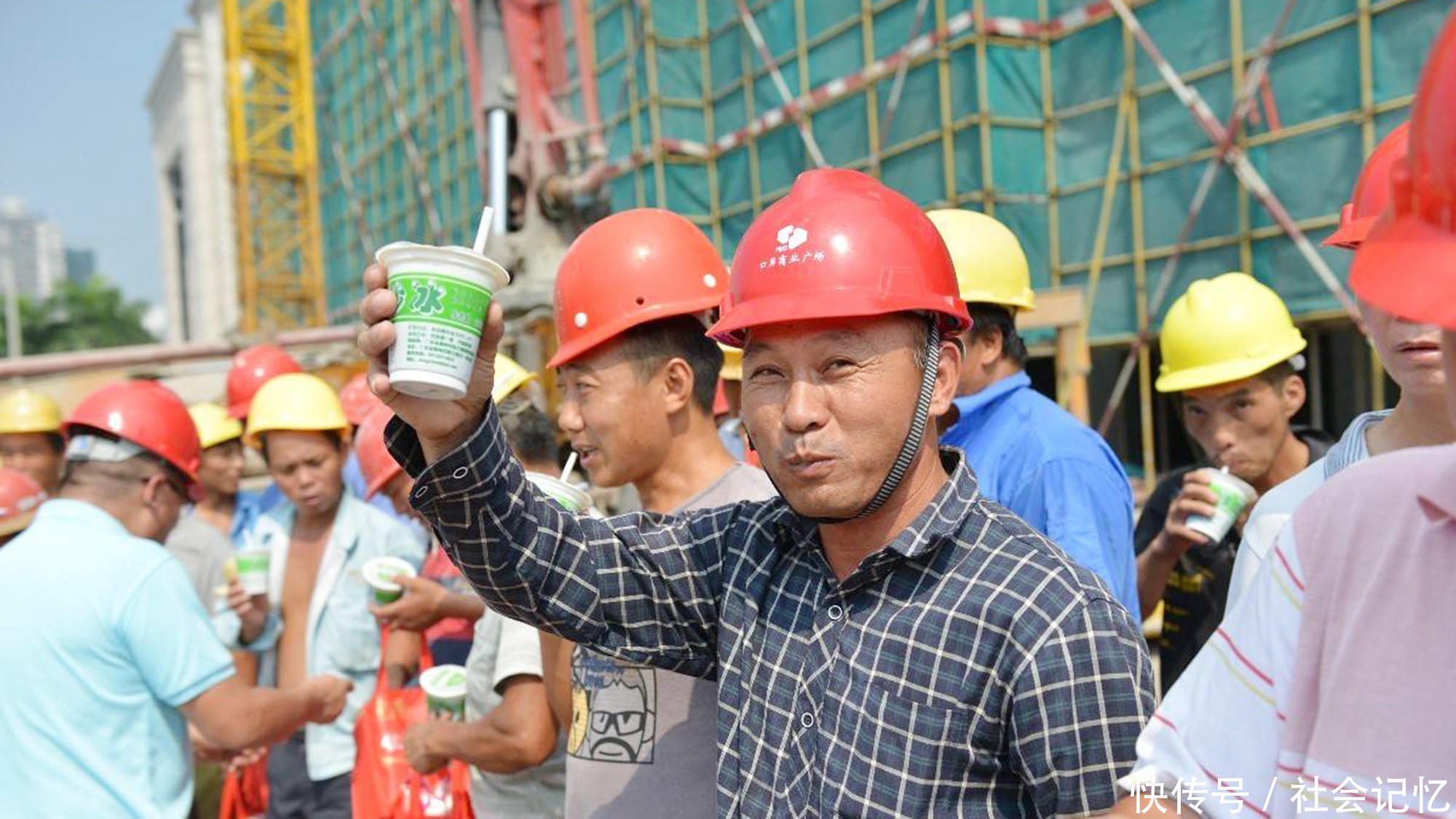 短视频内容产出,工地视频为何多于工厂视频,我