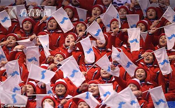 视频|朝鲜拉拉队员为美国花滑选手鼓掌 遭\"秒制止\"