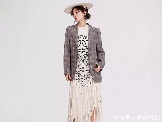 江疏影和杨幂都靠着这身拼装西装重回18岁,你