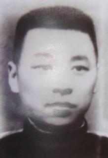 这位抗日名将,斥巨资修建三幢小洋楼,迎娶40位娇妻,个个都漂亮