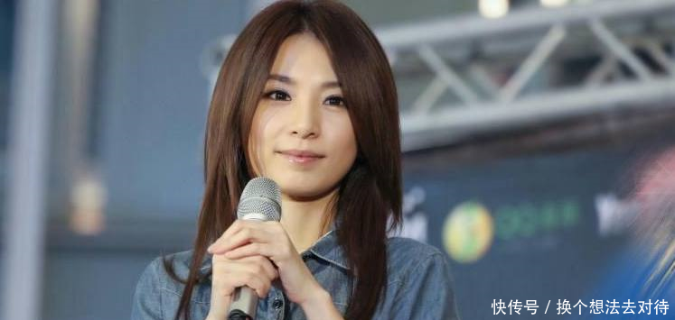 林俊杰苦追13年的田馥甄,机场被围堵,这次她真