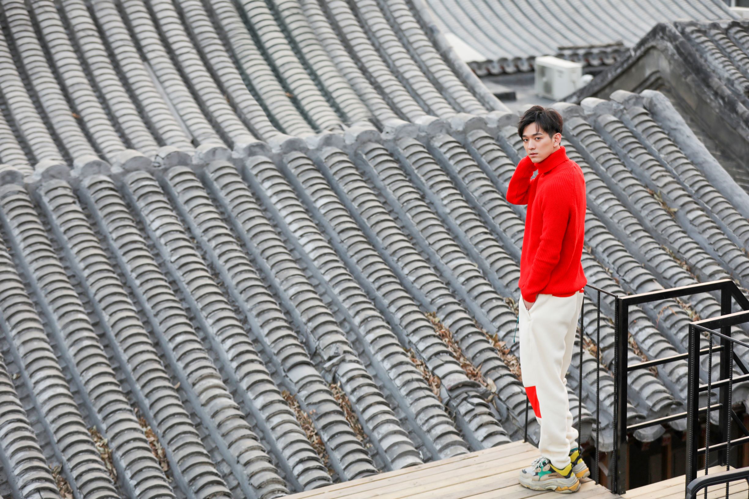 文苡帆春日质感写真曝光 诠释别样轻熟魅力