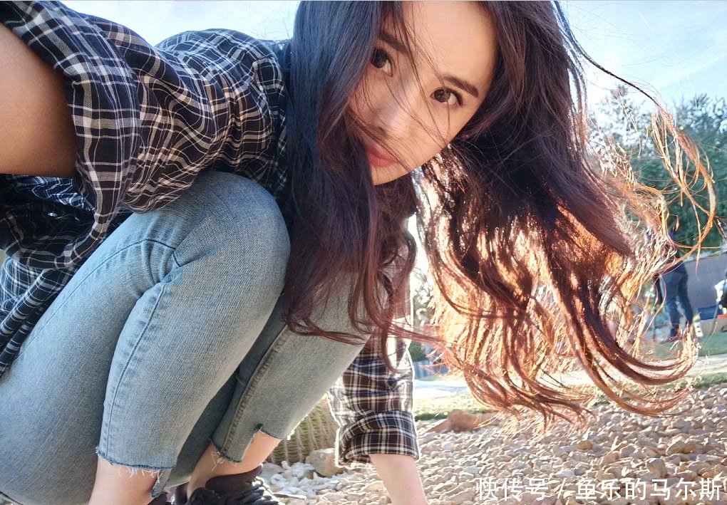 亚洲蹲火了,手机壳成最大美女,亮点:打脸半个圈网友自慰图片