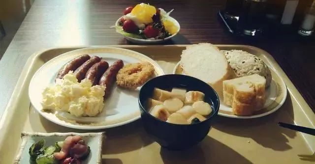 大家发现没,日本街头没有卖早餐的!