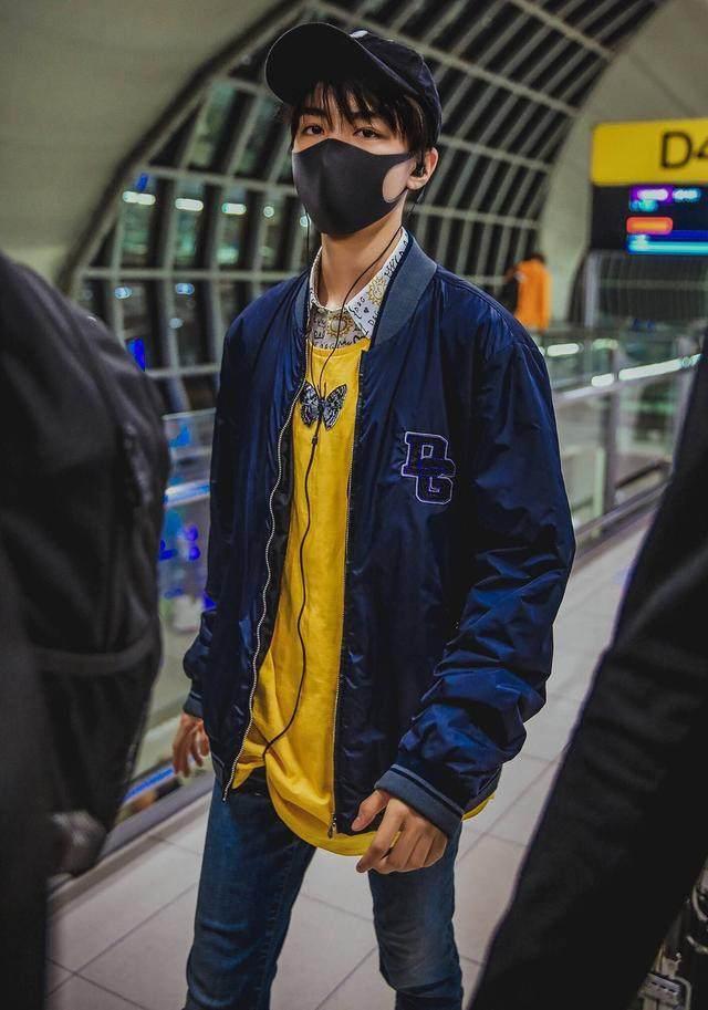 了这个活动,王俊凯凌晨从泰国回国,易烊千玺从