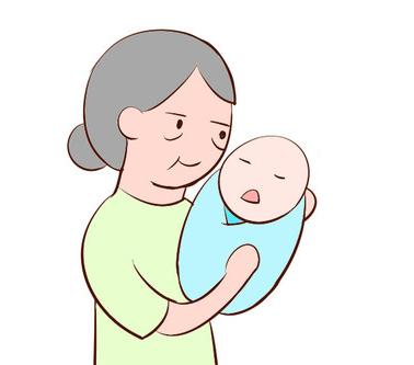 婆婆照顾孙子大意导致孩子当场摔死,儿子儿媳