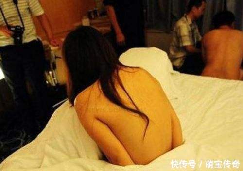 女子约会网友，半夜男子落荒而逃，女子一把抓住：想走？没门！