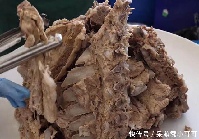 这个小店只做一道菜,一盘就卖400块,顾客尝后却说一点也不贵!