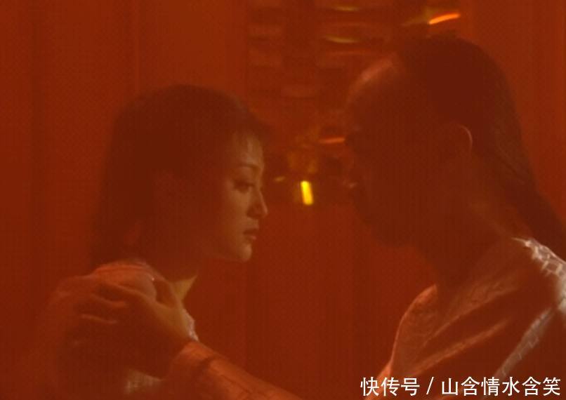 永琪与知画新婚之夜,要不是知画拦着,永琪早就跟知画办完事了!