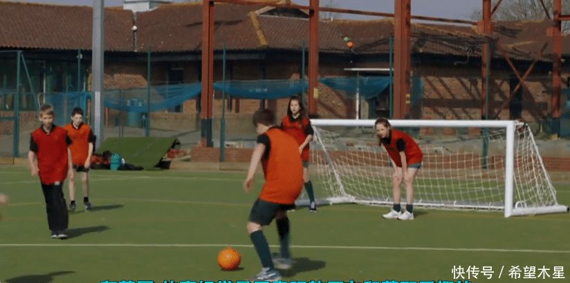 英国学生参加中国体育考试, 得知体育成绩算入