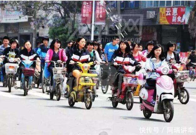 交警提醒电动自行车驾驶证来了未来需参加考试