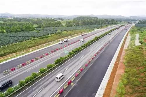 撤销普通公路收费站，开车0元走遍广东!