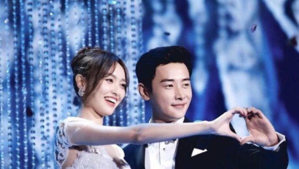 罗晋唐嫣官宣直接秀婚礼!接亲照来了!伴娘拦门