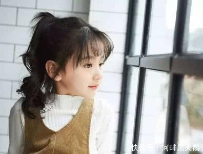 抖音小网红,才9岁就成为行走的衣架,还被王思